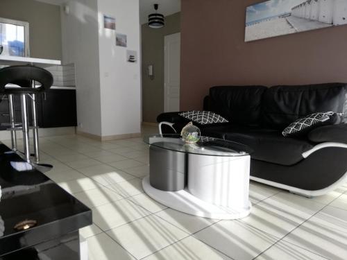 Appartement 2P et parking privé à 50m des plages.