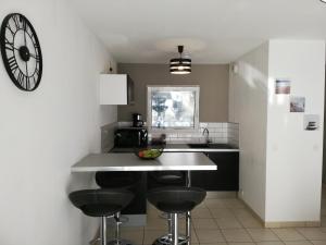 Appartement 2P et parking privé à 50m des plages.