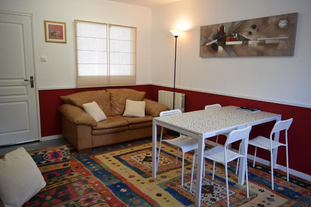 Appartement 3 chambres, Camping La Pointe Camping La Pointe, Saint Coulitz, 29150 Châteaulin