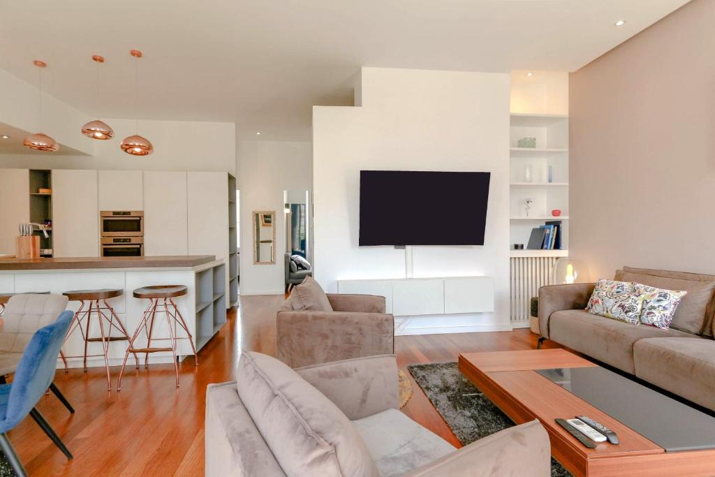 Appartement 3 chambres moderne avec balcon jardin commun et Clim - BENAKEY 5 rue du Lac, 06400 Cannes