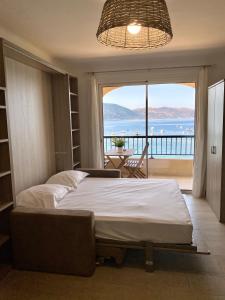 Appartement 3 pers sur la plage, accès direct mer