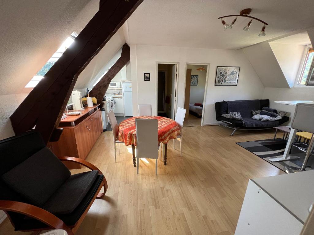 Appartement 3 pièces à Argelès-Gazost, Htes-Pyrénées, à proximité de Cauterets et Gavarnie 36 Rue de Roquette Buisson, 65400 Argelès-Gazost