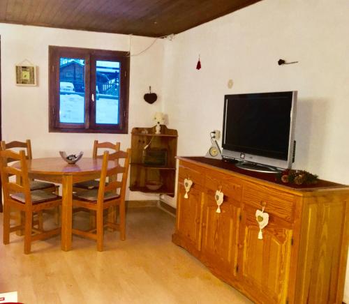 APPARTEMENT 35m2 AU PIED DES PISTES AVEC CHAMBRE ET BALCON PLEIN SUD