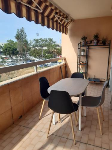 Appartement 3P avec garage proche aéroport, tramway et avec toutes commodités!