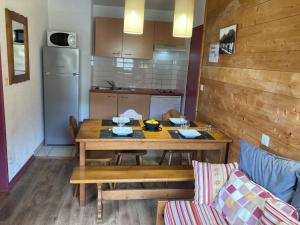 Appartement 4/6 pers 38m2, vue montagne, piscine chauffée, 500m centre ville