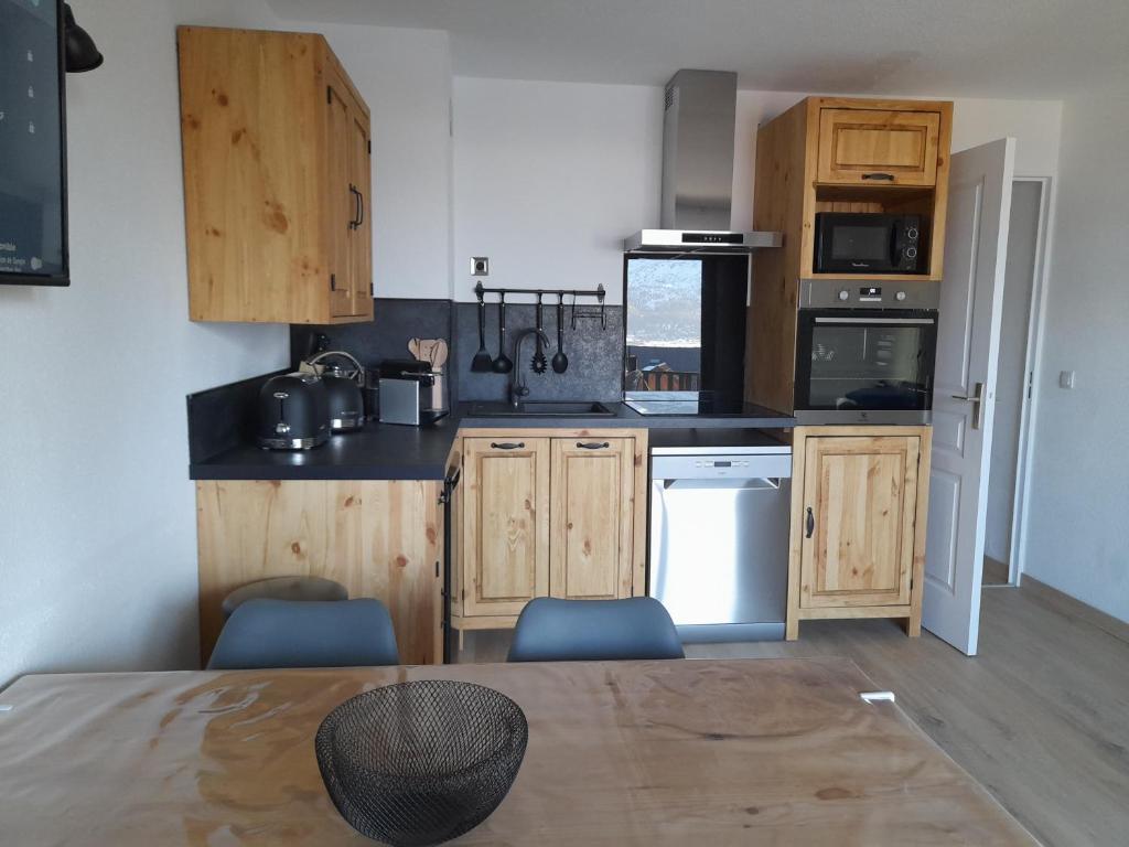 Appartement 4 à 6 personnes - Station La Joue du Loup - Chalet d'Aurouze, 150m des remontées Les Chalets d'Aurouze 2 bat 7 station la joue du Loup, 05250 Le Dévoluy