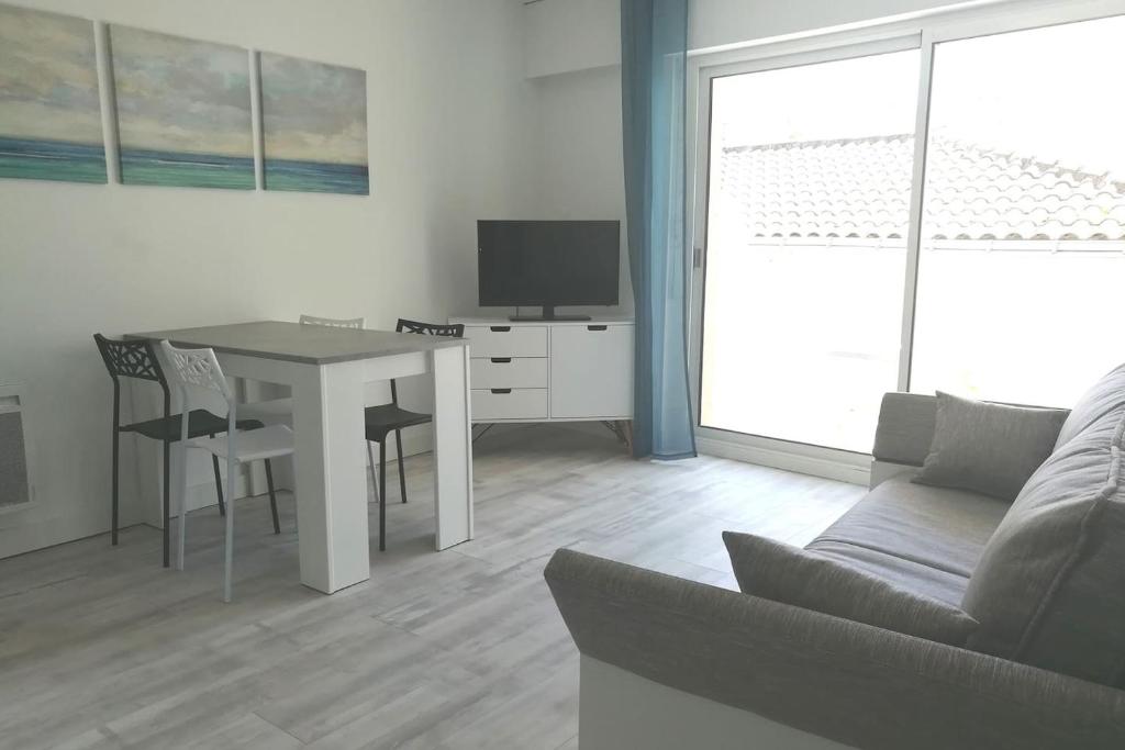 Appartement 4 couchages, 100 mètres de la mer ! 1er étage, porte droite 15 Rue du Palais, 85100 Les Sables dʼOlonne
