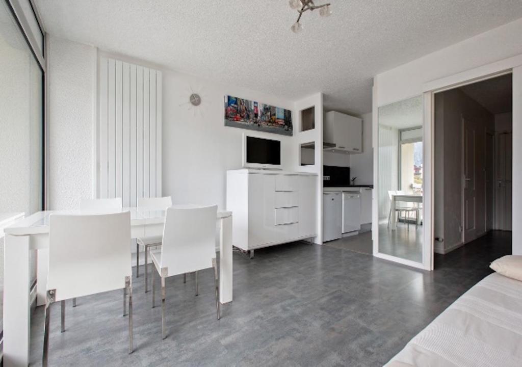 Appartement 4 personnes (+1) LES 2 ALPES appt 95  étage 9 3 Rue Desterres de Venosc, 38860 Mont-de-Lans