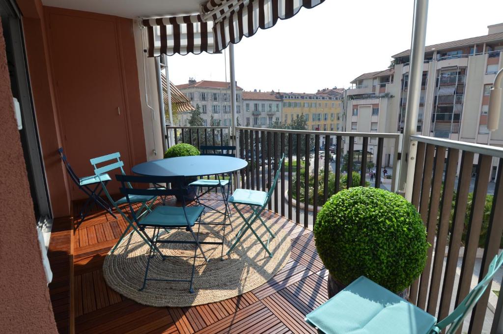 Appartement 4 personnes avec parking Nice le Port Place des Cigalusa Batîment le Virginie 31 Rue Barla, 06300 Nice