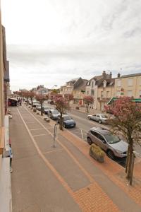 Appartement APPARTEMENT 4 PERSONNES CLASSE 2 ETOILES LEBOUCQ Laurent 14 Rue Felix Philippo 80120 Fort-Mahon-Plage Picardie