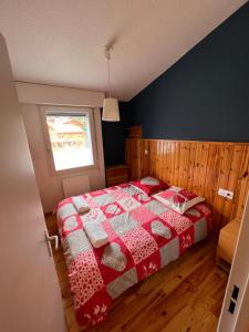 Appartement 5-7 personnes-vue magnifique-terrasse-parking-internet-linge non fournis