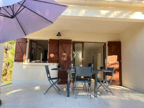 Appartement 5 pers dans résidence avec piscine face à la mer Solenzara