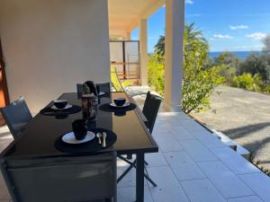 Appartement 5 pers dans résidence avec piscine face à la mer Solenzara