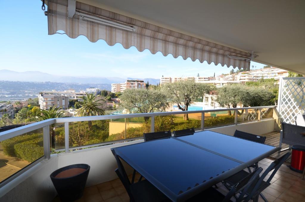 Appartement Appartement 5 personnes avec piscine sur la Corniche Fleurie à Nice 96 AVENUE CORNICHE FLEURIE 06000 Nice