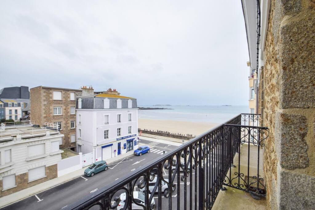 Appartement Appartement 6 pers avec vue mer au pied de la plage du sillon 5 Place de la Fontaine 35400 Saint-Malo