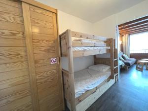 Appartement 6 places, superbe vue face à la montagne, 50m des pistes