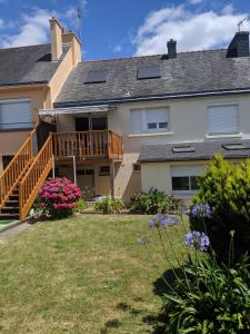 Appartement 60 m2 indépendant au 1er étage d'une maison de ville