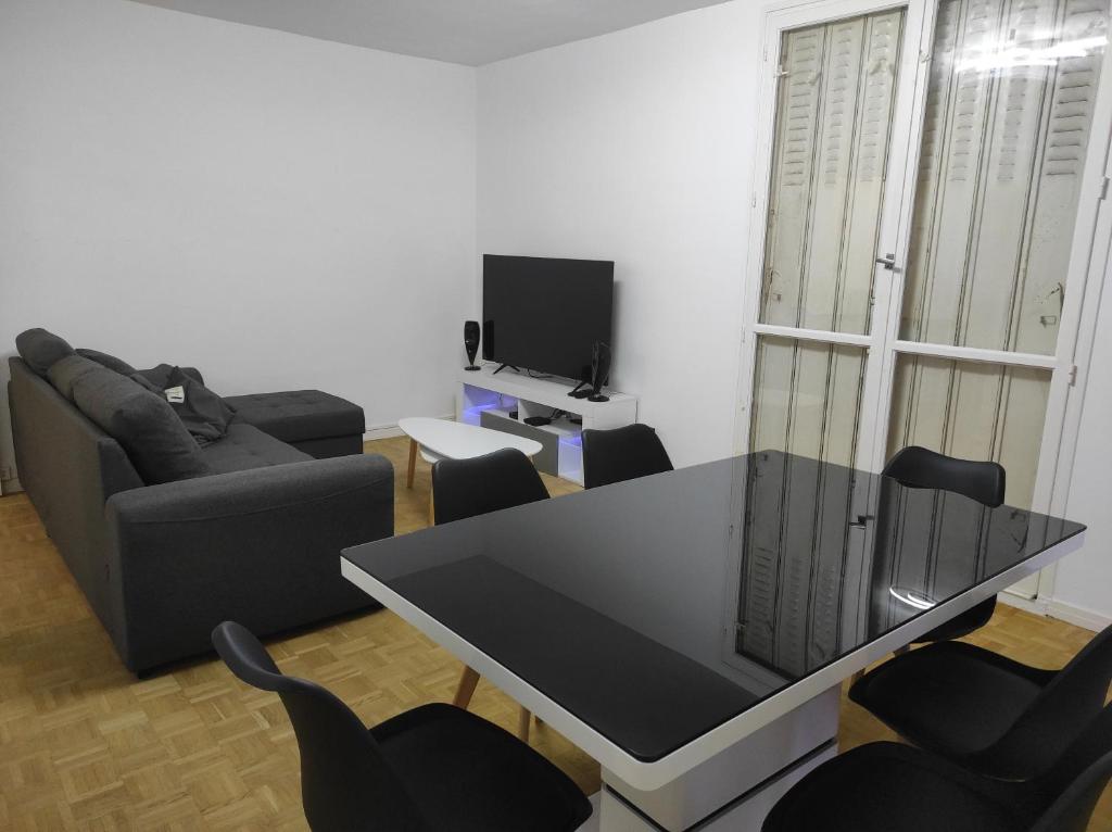 Appartement 70m² Pierrelatte Cosy, NETFLIX+WIFI Allée Albert Camus, 26700 Pierrelatte