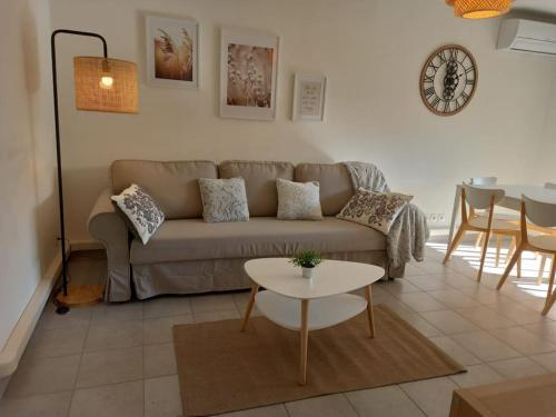 Appartement 8 personnes En face des Remparts Climatisé avec terrasse et Parking