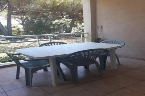 Appartement 900m plage et centre terrasse 15 m²
