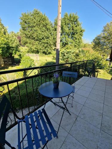 Appartement à 1km de Sarlat à la campagne
