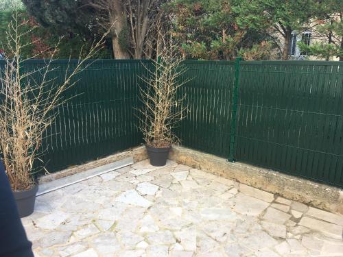 appartement a six fours/le brusc