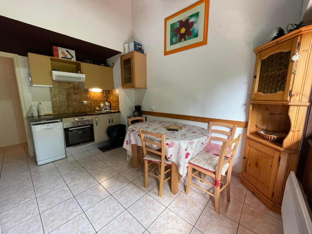 Appartement Appartement Abondance, 2 pièces, 4 personnes - FR-1-692-38 86 impasse de l'Eterlou 74360 Abondance