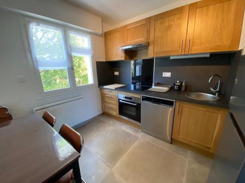 Appartement Aix-les-Bains, 3 pièces, 2 personnes - FR-1-555-69