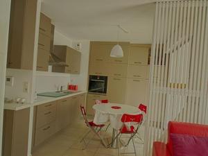 Appartement Ajaccio, 1 pièce, 2 personnes - FR-1-61-520