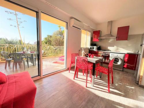 Appartement Ajaccio, 1 pièce, 2 personnes - FR-1-61-527