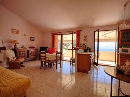 Appartement Ajaccio, 2 pièces, 4 personnes - FR-1-61-518