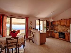 Appartement Ajaccio, 2 pièces, 4 personnes - FR-1-61-518