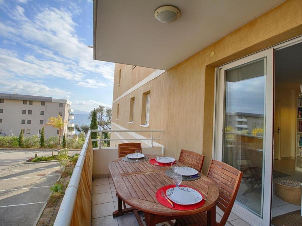 Appartement Ajaccio, 3 pièces, 4 personnes - FR-1-61-569 Résidence Parc Lucie Immeuble Lavezzi, 20000 Ajaccio