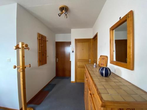 Appartement Albiez-Montrond, 2 pièces, 6 personnes - FR-1-618-20
