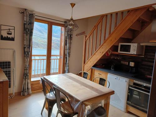 Appartement Albiez-Montrond, 3 pièces, 6 personnes - FR-1-618-27