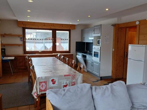 Appartement Albiez-Montrond, 4 pièces, 10 personnes - FR-1-618-24