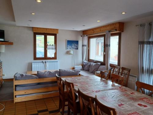 Appartement Albiez-Montrond, 4 pièces, 10 personnes - FR-1-618-24