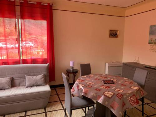 Appartement Amélie-les-Bains-Palalda, 2 pièces, 2 personnes - FR-1-703-148