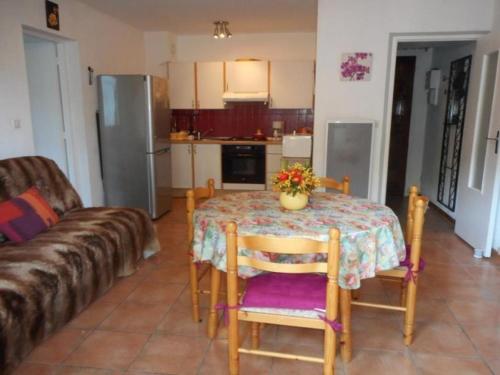 Appartement Amélie-les-Bains-Palalda, 2 pièces, 2 personnes - FR-1-703-98