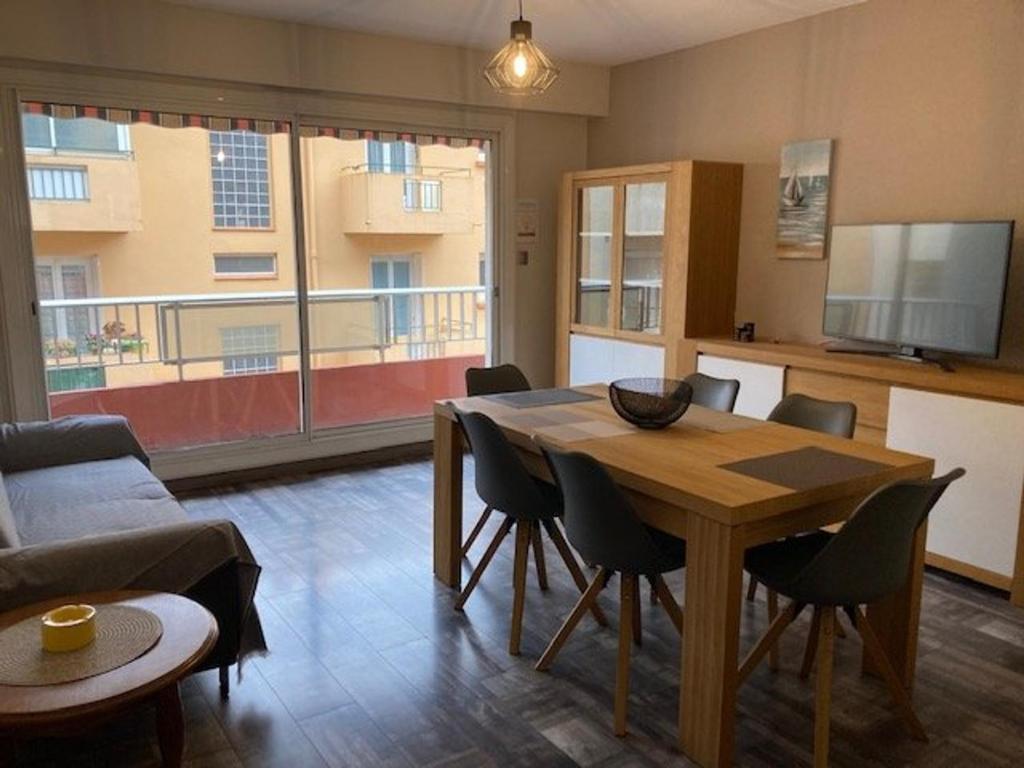 Appartement Amélie-les-Bains-Palalda, 3 pièces, 4 personnes - FR-1-703-85 2 rue des cèdres, résidence el Ponen escalier 1, 1er étage gauche (en sort.ascens), 66110 Amélie-les-Bains-Palalda