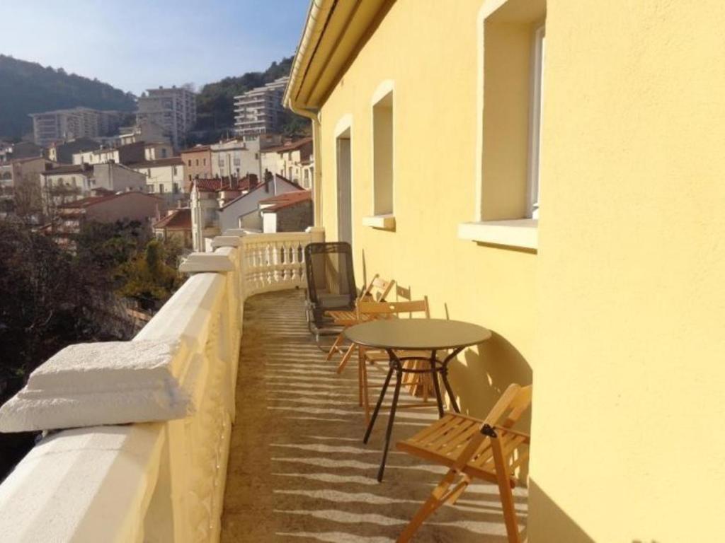 Appartement Amélie-les-Bains-Palalda, 3 pièces, 4 personnes - FR-1-703-88 2 Place de la République Résidence Jeanne d'Arc - 3e étage - Apt N°11, 66110 Amélie-les-Bains-Palalda