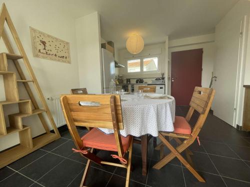 Appartement Angoulins, 3 pièces, 5 personnes - FR-1-246-614