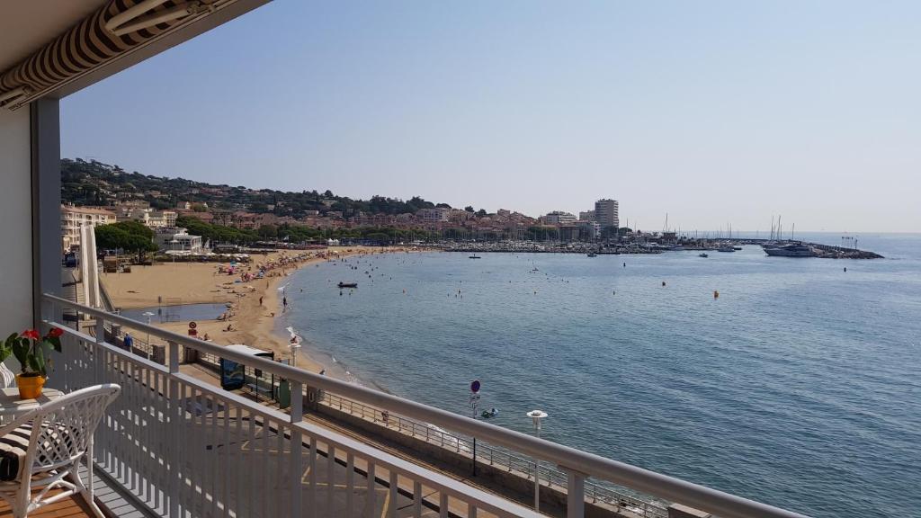 Appartement Appartement Anna Grande Vue Mer Le Bel horizon1 1 Rue Magali 83120 Sainte-Maxime