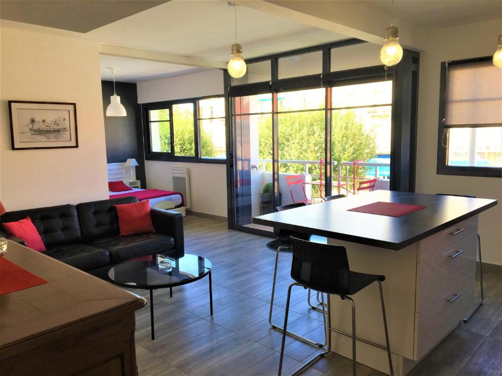 Appartement Arcachon, 2 pièces, 2 personnes - FR-1-374-94 294 Bd De La Plage - Rés. \, 33120 Arcachon