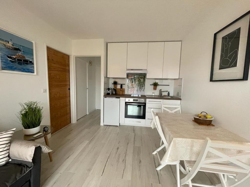 Appartement Arcachon, 2 pièces, 3 personnes - FR-1-474-230 73 Boulevard de la plage Res. Les jardins de la Plage 2éme étage - Appart 23 - park 23, 33120 Arcachon