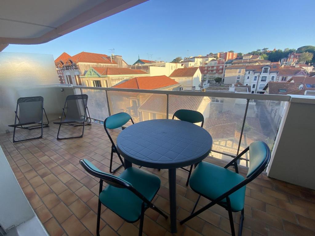 Appartement Arcachon, 2 pièces, 4 personnes - FR-1-374-188 9 cours Tartas rés la Frégate - 3ème étage n°32 , parking 2ème au fond en partant de la droit, 33120 Arcachon