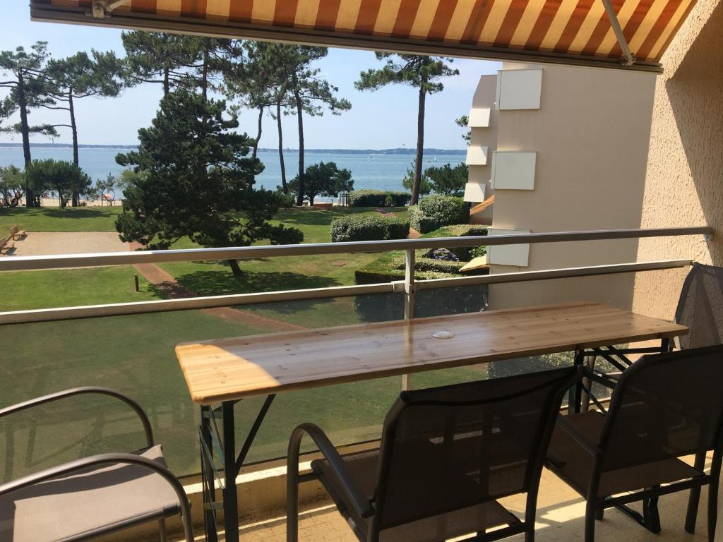 Appartement Arcachon, 2 pièces, 6 personnes - FR-1-374-159 247 bd de la côte d'argent rés. Front de mer - n°121, 2ème étage parking n°90, 33120 Arcachon