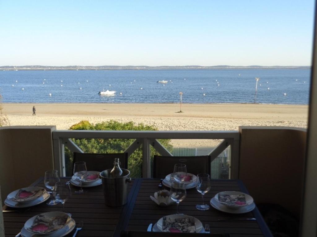 Appartement Appartement Arcachon, 3 pièces, 6 personnes - FR-1-374-24 37  Av. Sainte Marie, RÃ©s. Santa Maria -  1Er Etage - Apt 11 - Park 11  Wifi : Modestar - Code : 75015Paris - 33120 Arcachon