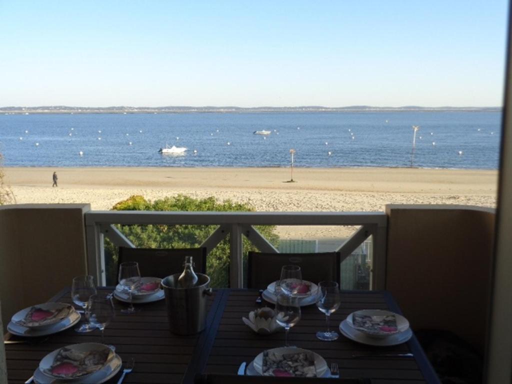 Appartement Arcachon, 3 pièces, 6 personnes - FR-1-374-24 37 Av. Sainte Marie, Rés. Santa Maria - 1Er Etage - Apt 11 - Park 11 Wifi : Modestar - Code : 75015Paris -, 33120 Arcachon