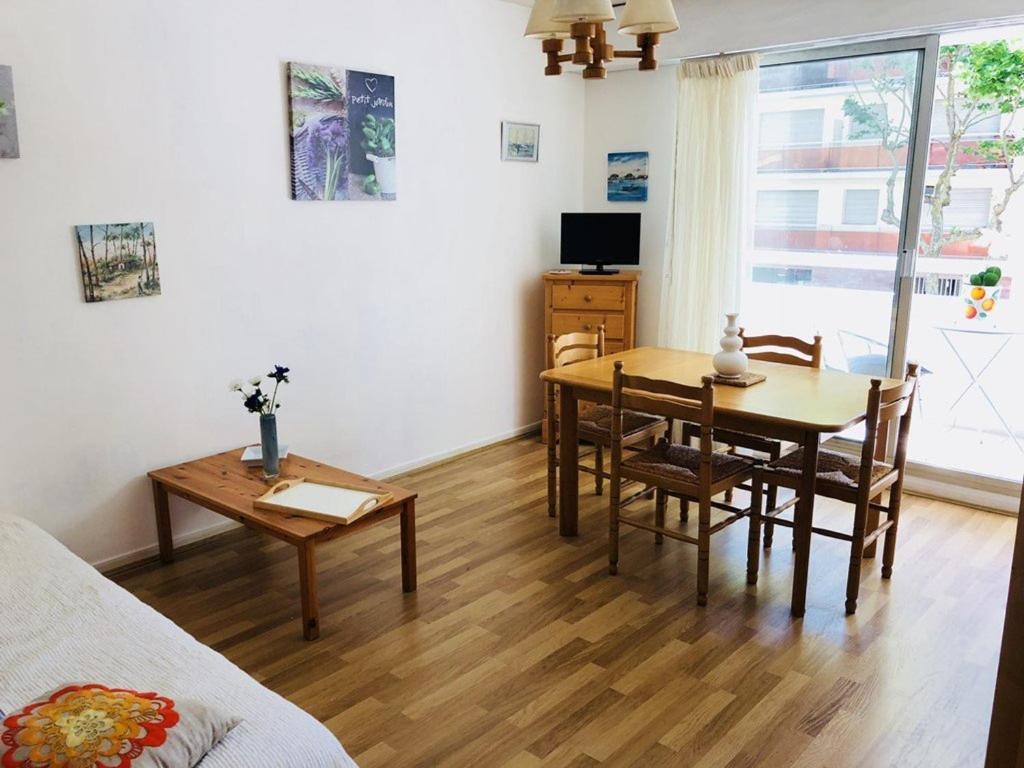 Appartement Arcachon, 3 pièces, 6 personnes - FR-1-433-4 22, Avenue Du Général De Gaulle - Résidence Neptune - 1Er Ãtage G. -, 33120 Arcachon